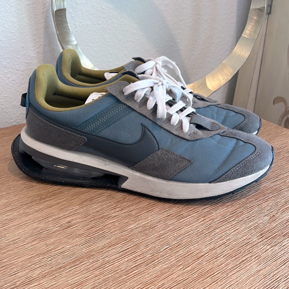 Nike Men's Athletic Sneakers Gray Blue Olive with White Laces